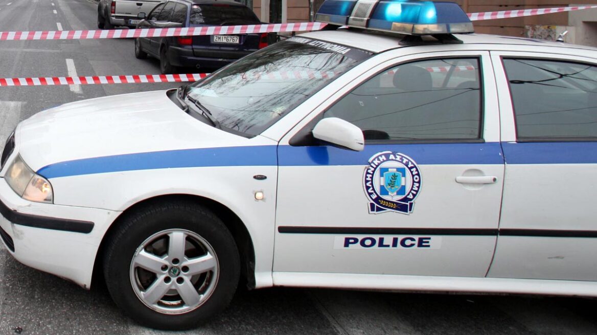 Bόλος: Επιδέξια διαρρήκτης ξάφρισε τα ταμεία σε τέσσερα μαγαζιά