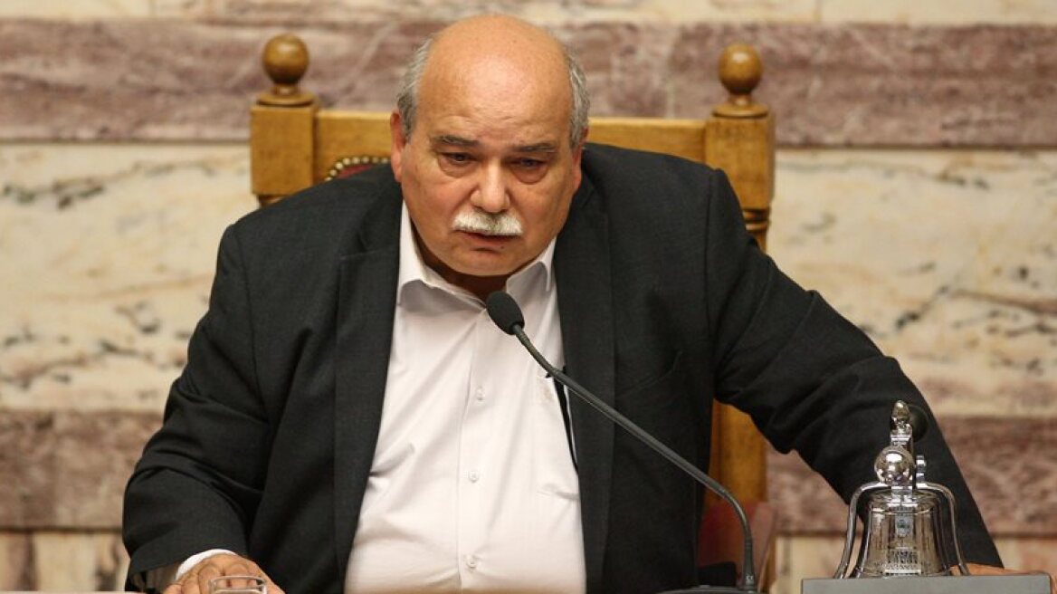 Voutsis: 570-euro cuts to monthly wages of Greek lawmakers