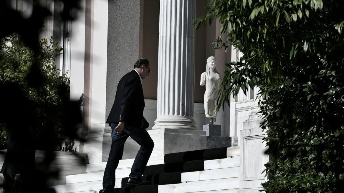 Εσπευσμένα στο Μαξίμου ο Γιώργος Σταθάκης