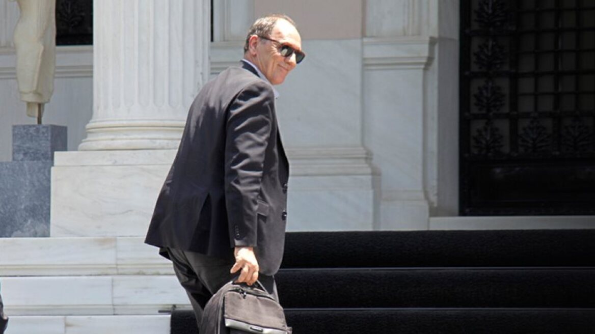 Stathakis is the minister with the million-euro discrepancy in his assets declaration