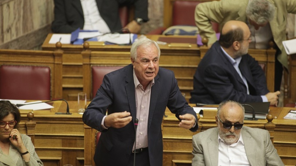Απίστευτη «έκρηξη» Αποστόλου εναντίον Τασίας και Βούτση