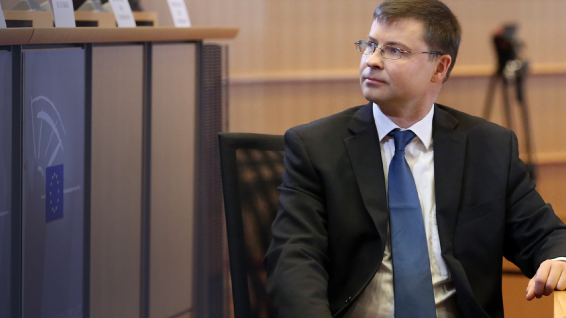 Dombrovskis in Greece to break deadlock with Troika