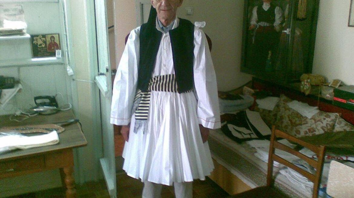 Φωτογραφία: Κι όμως, ο Μπουτάρης ντύθηκε τσολιάς!