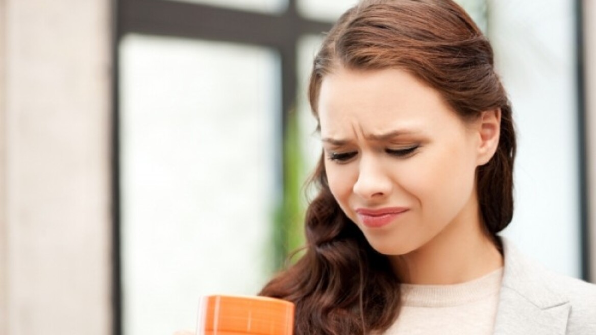 Μεταλλική γεύση στο στόμα: Οι 8 πιθανές αιτίες