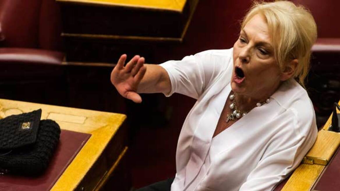 Πιπιλή για Φίλη: Δεν του λείπει πτυχίο Πανεπιστημίου αλλά απολυτήριο Δημοτικού