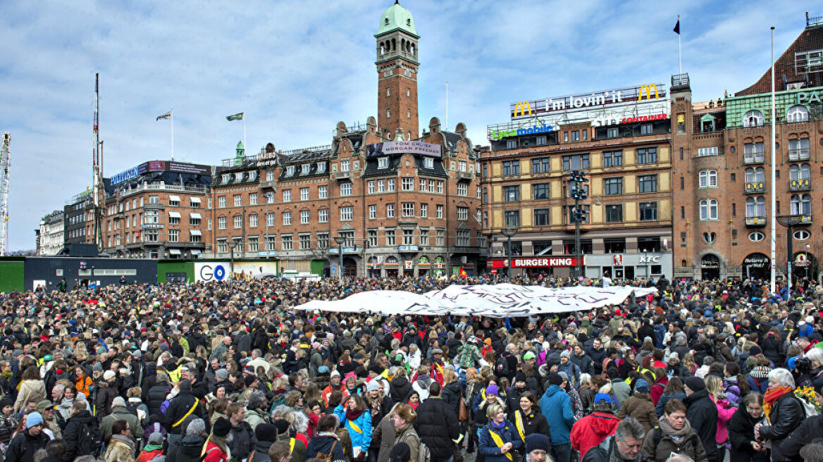 Δανία: Μαζικές διαδηλώσεις ενάντια στις περικοπές στην παιδεία