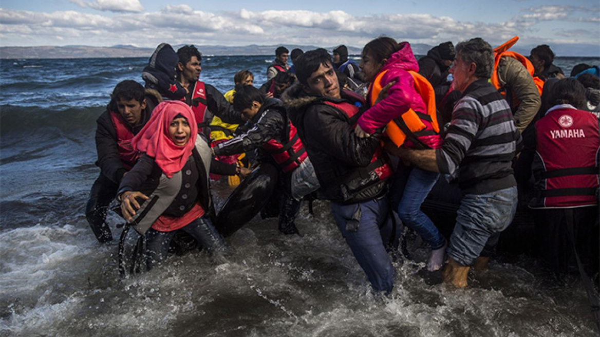 Refugee crisis: 242 rescued off Lesbos, 10 dead (pics + vid)