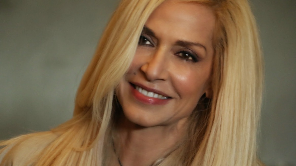 Watch the new video clip of Greek singer Anna Vissi (vid)