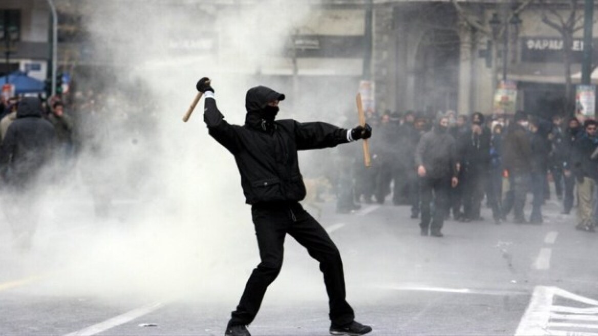 Ξύλο μεταξύ οπαδών του ΠΑΟΚ και του Άρη στην Κοζάνη
