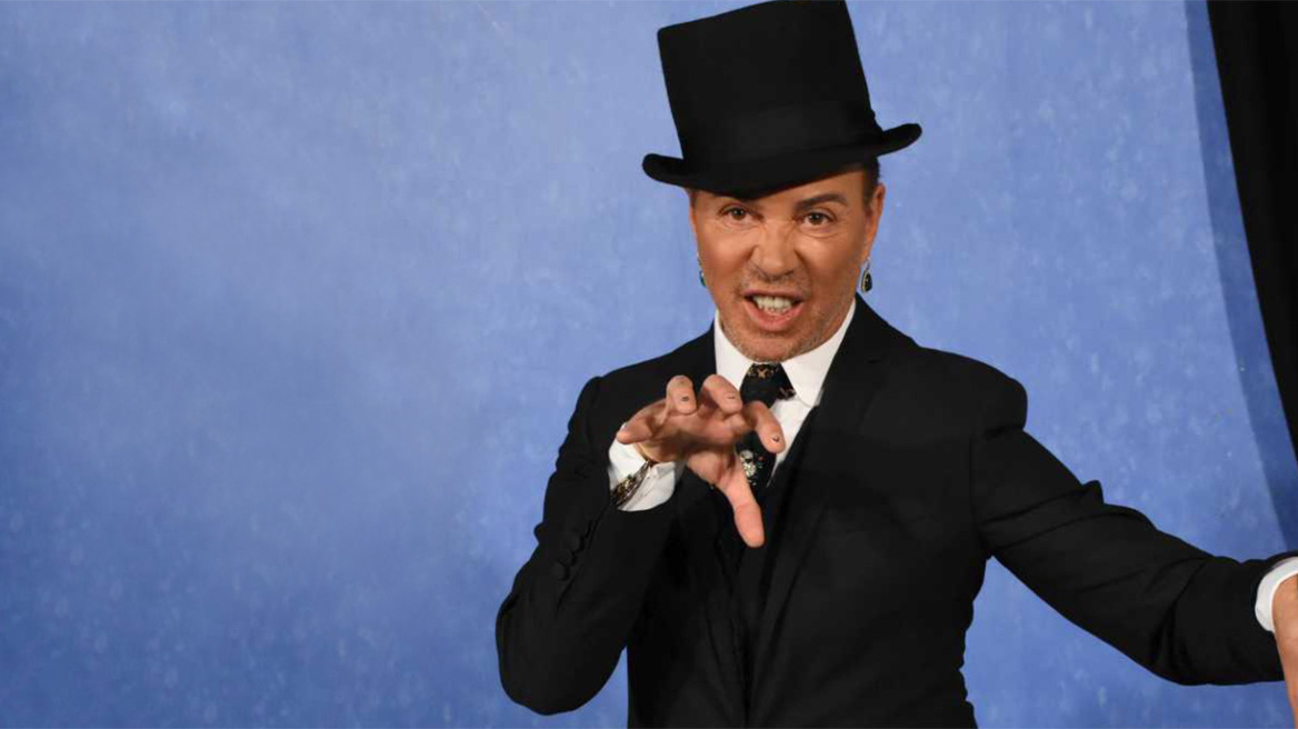 Ο Λάκης Γαβαλάς τα βάζει με τη σόουμπιζ