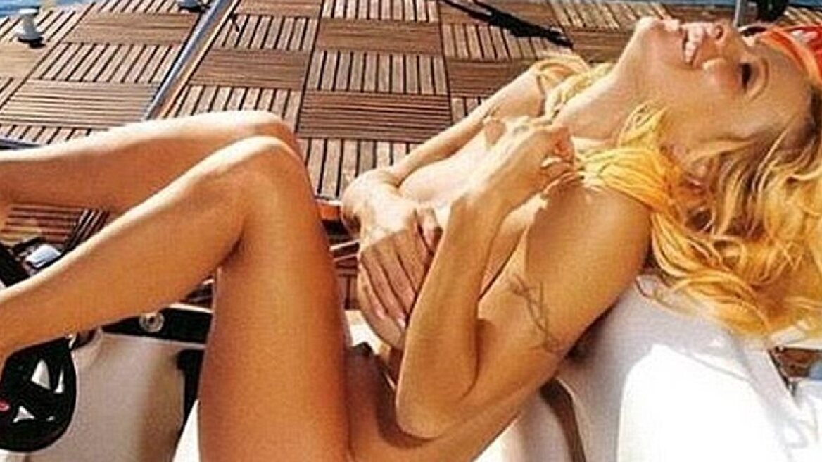 Pamela Anderson poses naked celebrating being cured of Hepatitis