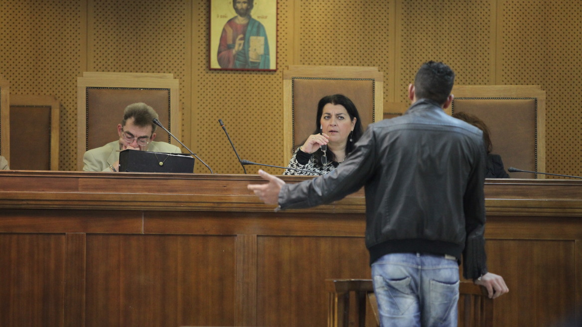 Δίκη Χρυσής Αυγής: Συλλάβαμε άλλους από εκείνους που μας είπαν, παραδέχθηκε αστυνομικός