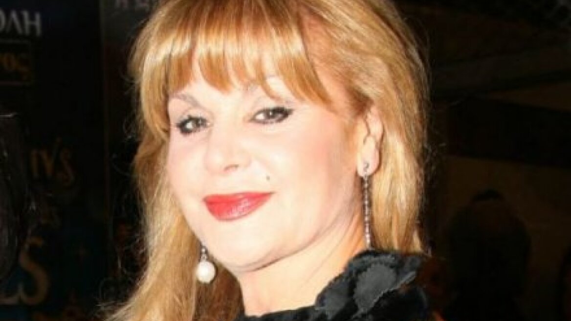 Έξαλλη η Μαρία Ιωαννίδου με το τηλεοπτικό δίδυμο Φώτη και Μαρία