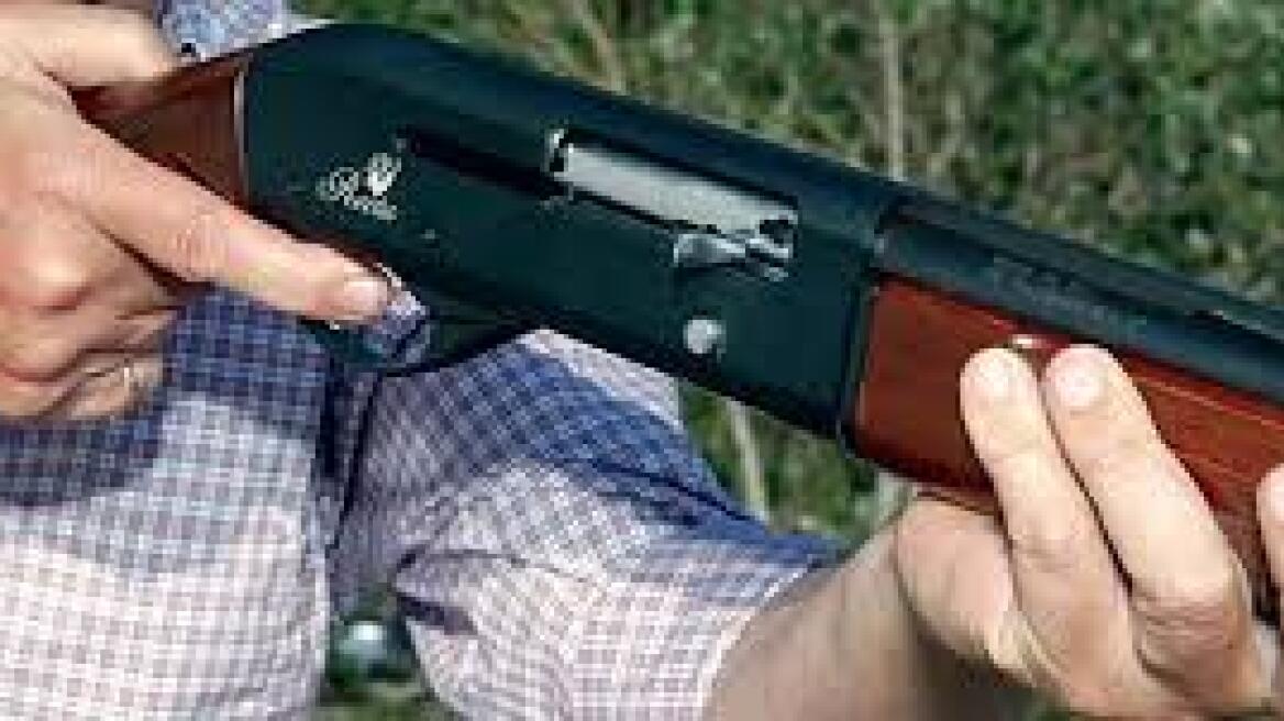 Έκρυβε μίνι οπλοστάσιο στο σπίτι και την αποθήκη του