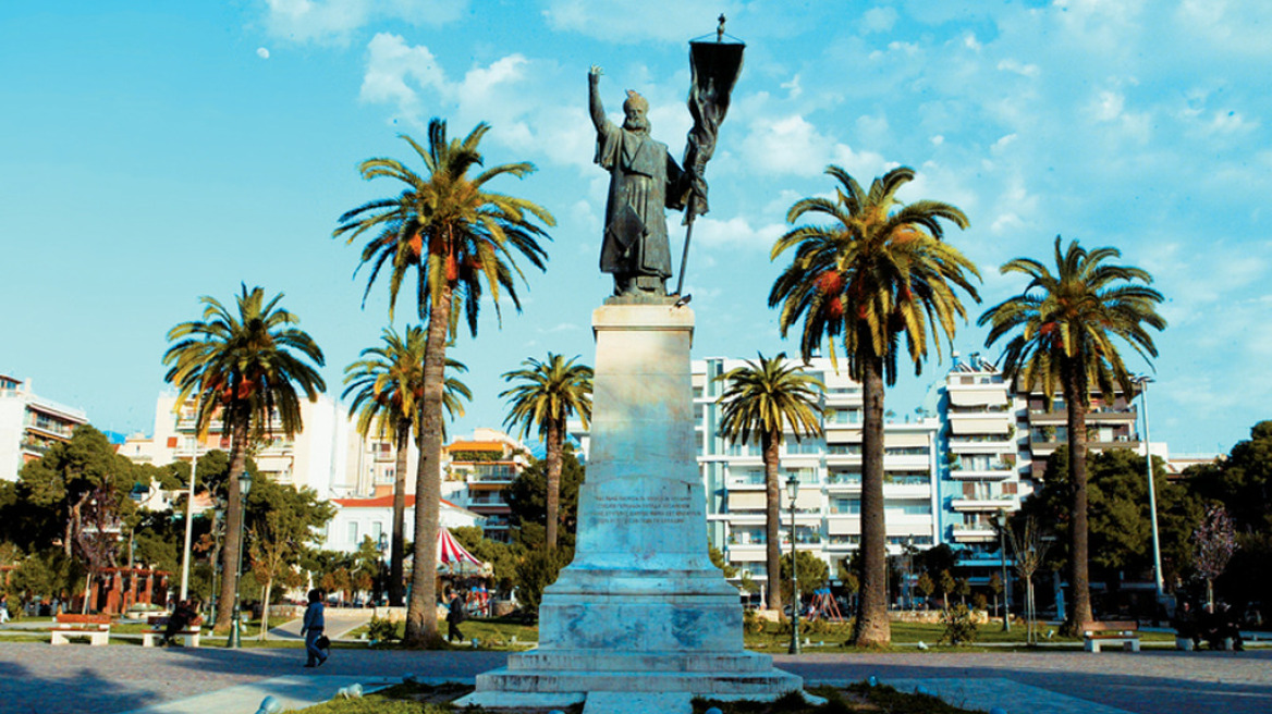 Πάτρα: Καταστράφηκαν όλοι οι φοίνικες στα Ψηλά Αλώνια