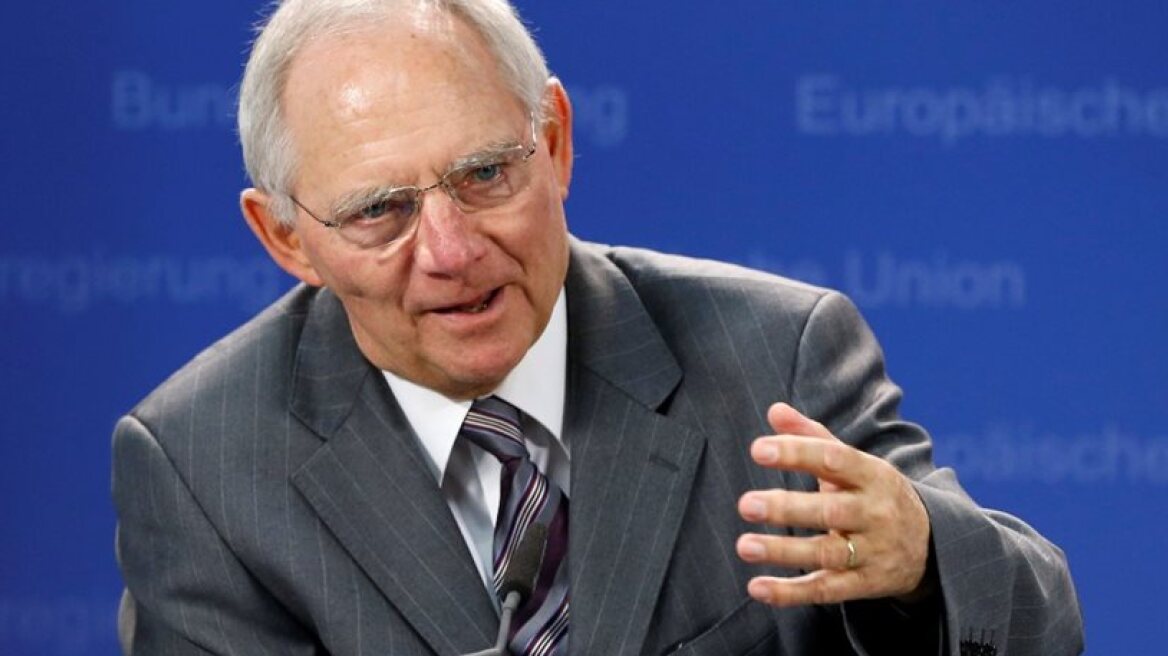 Schäuble warns of refugee ‘avalanche’