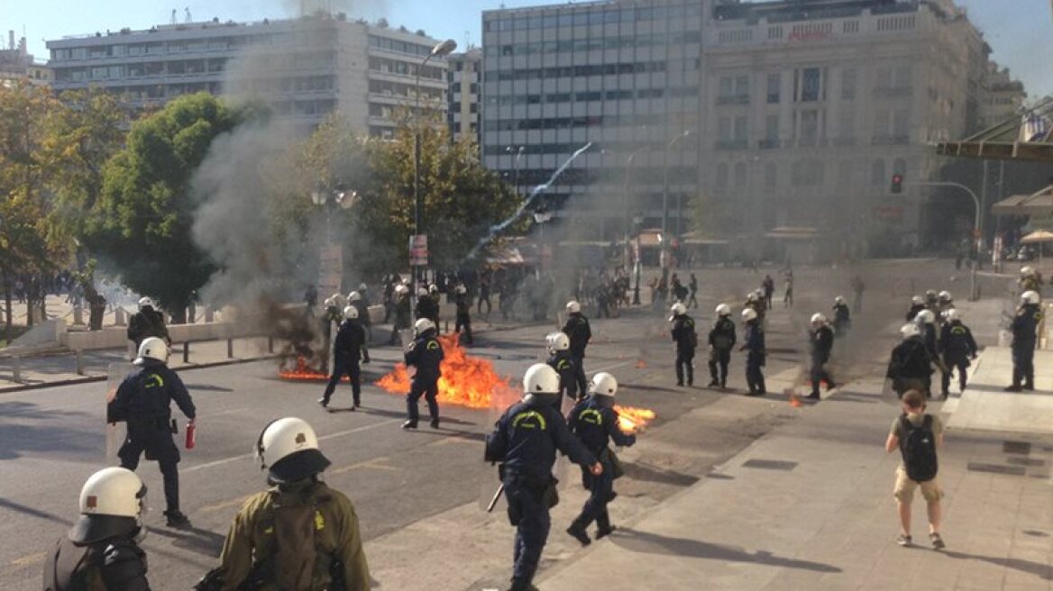 Violent clashes at Syntagma square (vid+pics)
