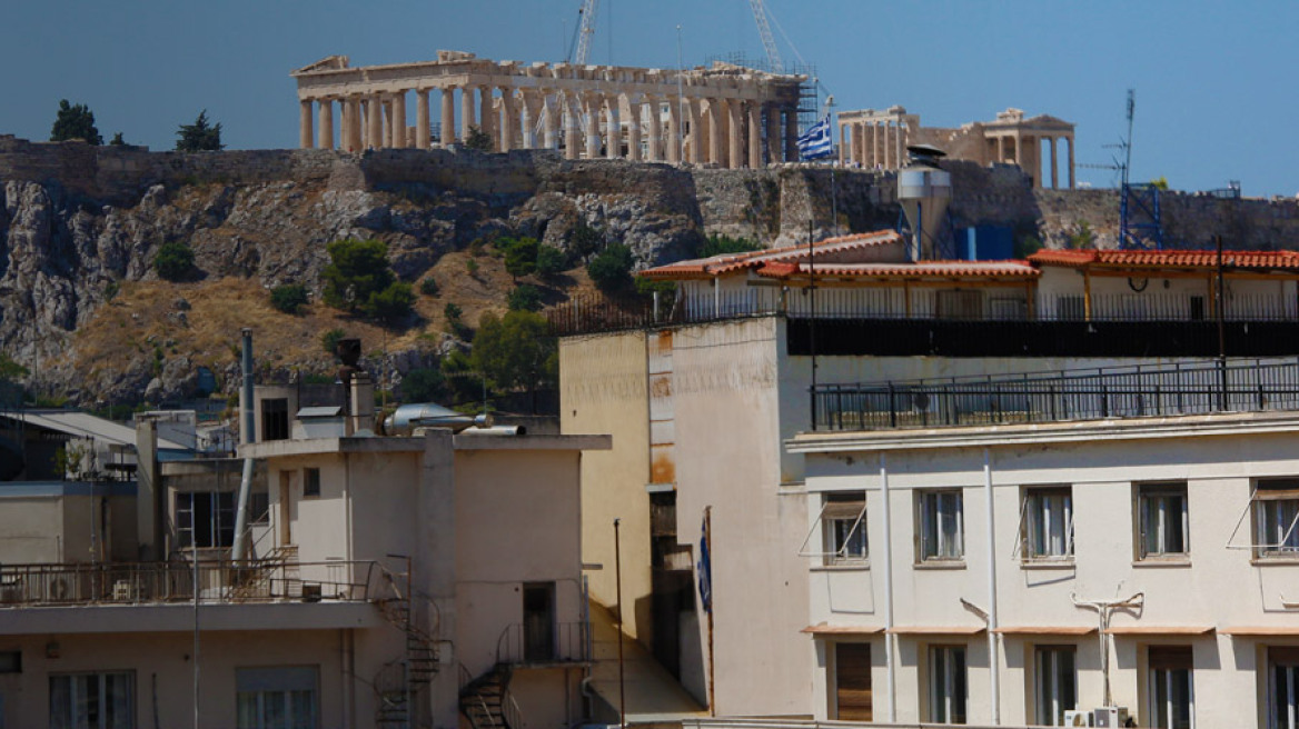 Σε ύφεση επέστρεψε και με τη βούλα της ΕΛΣΤΑΤ η ελληνική οικονομία