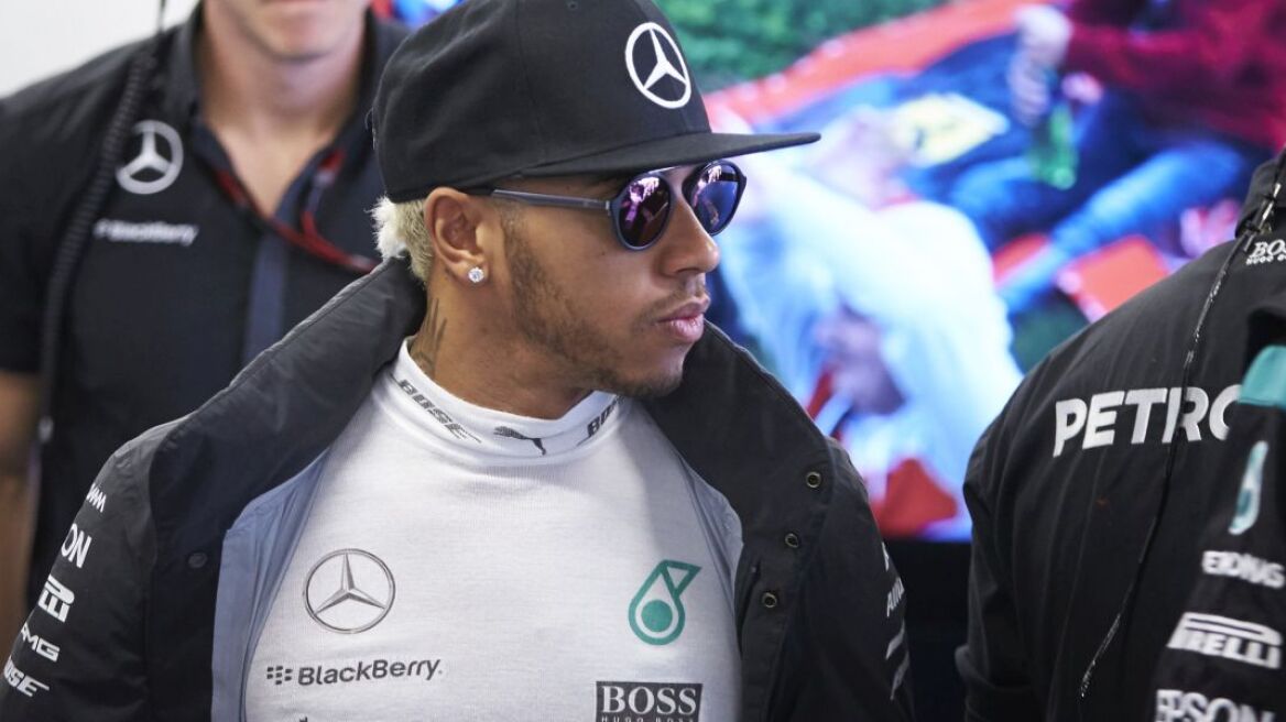 Τροχαίο ατύχημα για τον Χάμιλτον