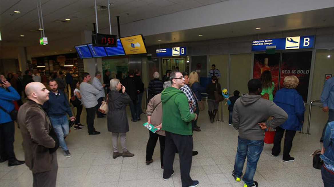 «Είναι όλοι τρομοκρατημένοι» λένε οι πρώτοι Έλληνες που επέστρεψαν από την κόλαση του Παρισιού
