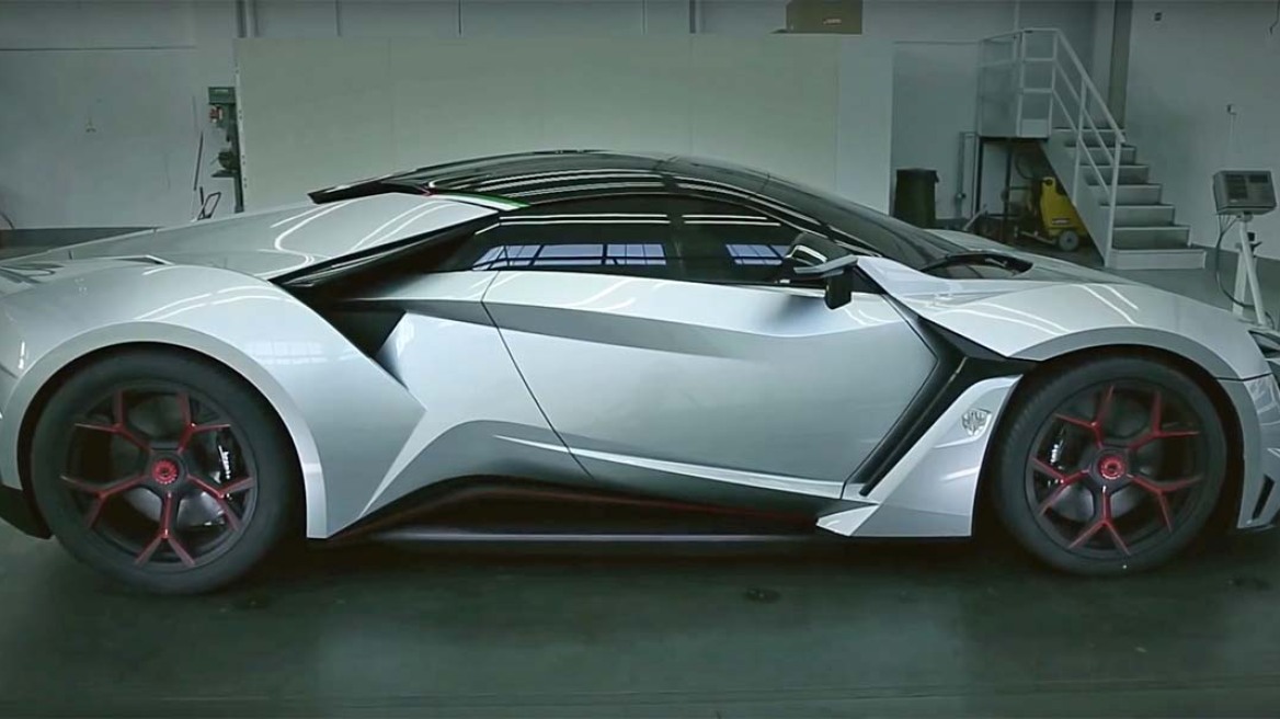 Video: Εμείς παράγουμε φόρους και οι Λιβανέζοι supercars