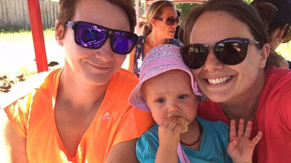 Greek lesbian accuses Qantas of homophobia