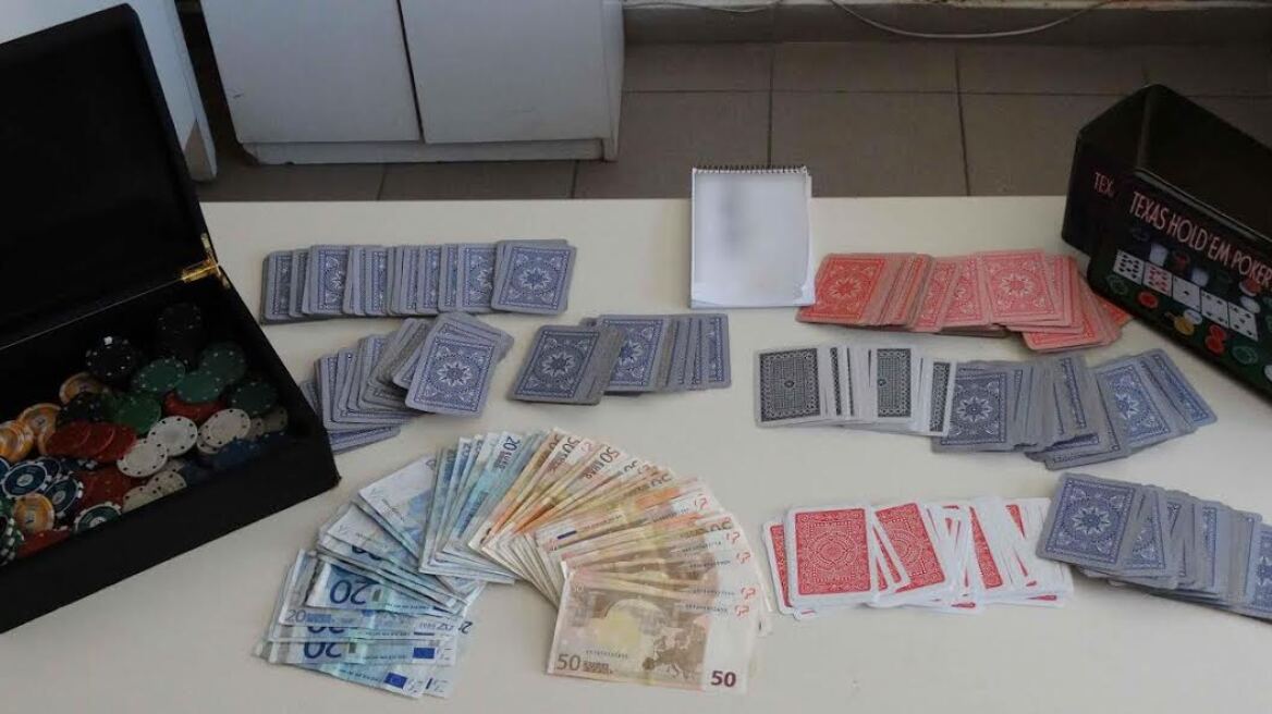 Ημαθία: Μεγάλα ποσά στην πράσινη τσόχα σε καφενείο