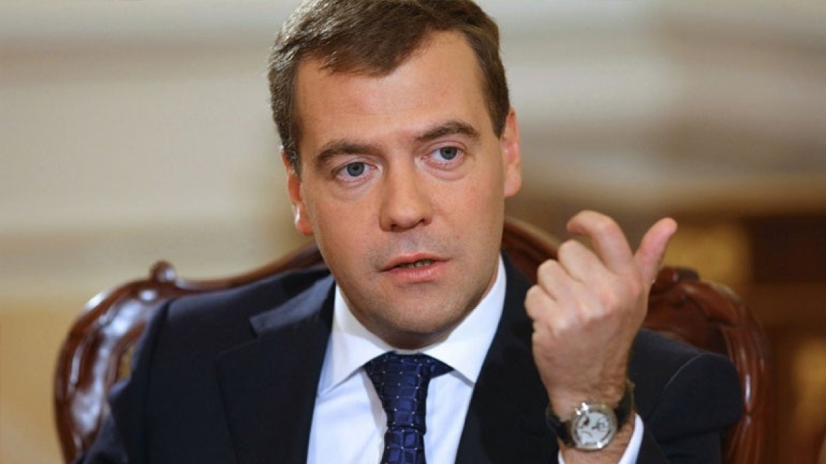 Μεντβέντεφ: Πρέπει να δοθεί παγκόσμια απάντηση στην τρομοκρατία