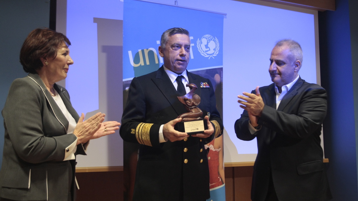 Η UNICEF βράβευσε το Λιμενικό για το εξαιρετικό του έργο
