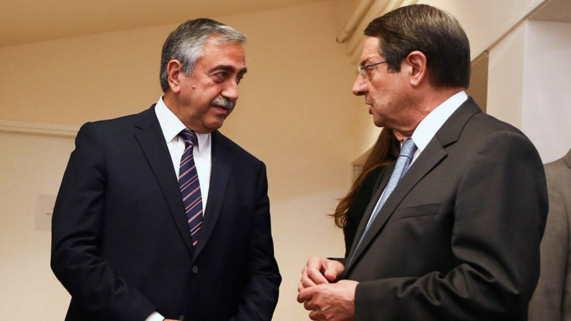 Ξεκινά νέος γύρος εντατικών συνομιλιών Αναστασιάδη-Ακιντζί