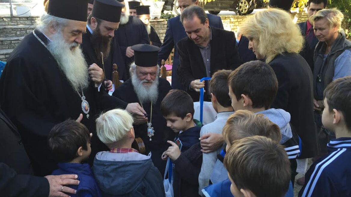 Ο Αρχιεπίσκοπος Ιερώνυμος με την «Αποστολή» στη Σάμο 