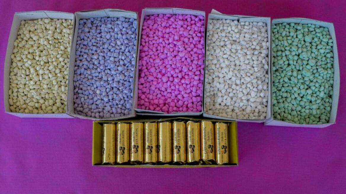 Μετά τον καστανά, έβαλαν πρόστιμο 5.000€ σε πλανόδια που πωλούσε καρβουνάκια και λιβάνι!