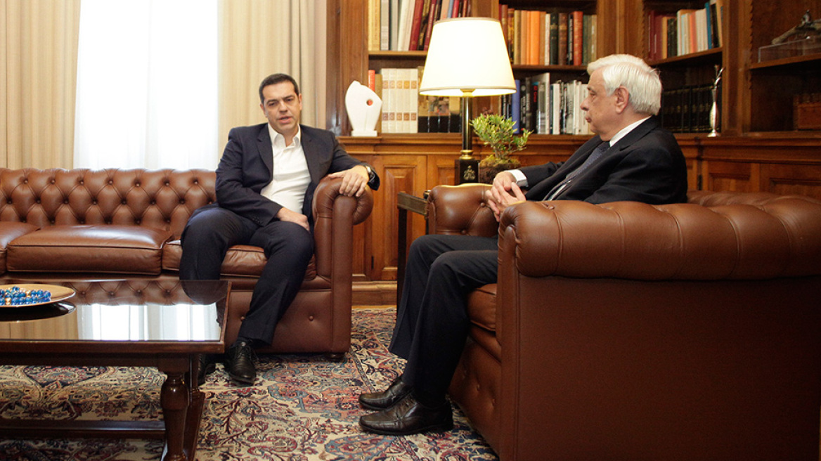 Παυλόπουλος προς Τσίπρα: Πάρε εσύ τους πολιτικούς αρχηγούς