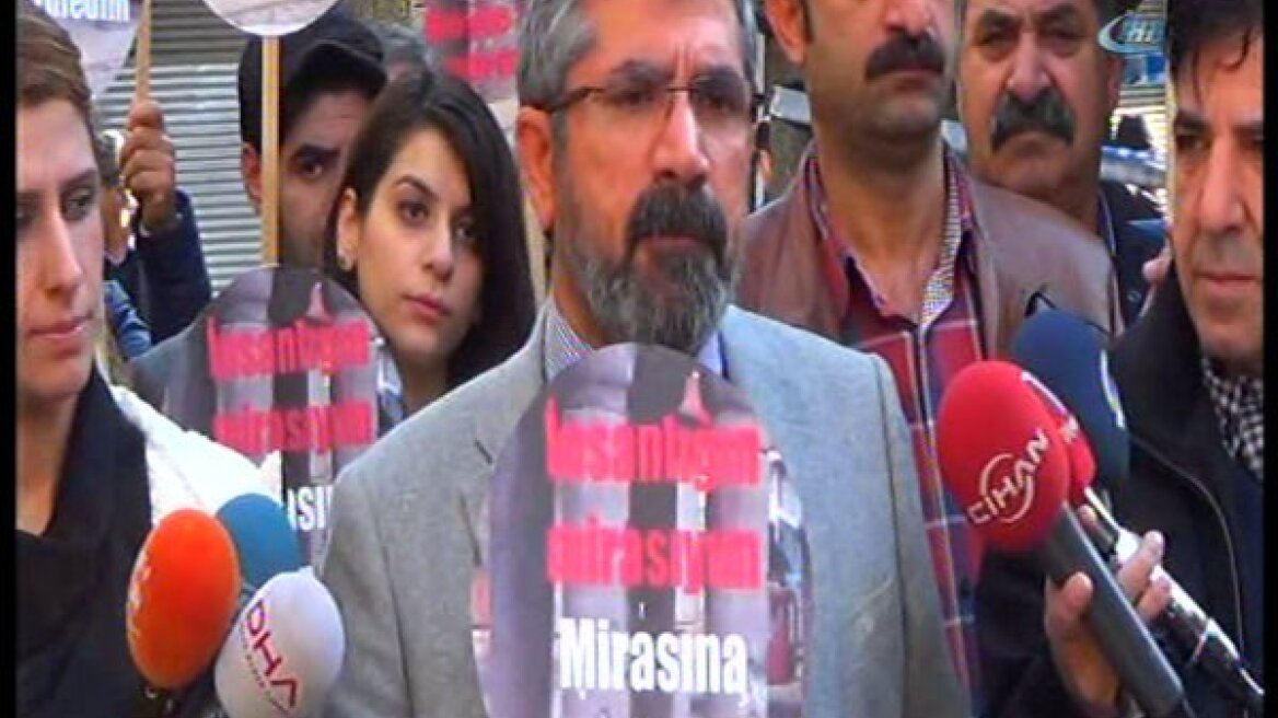 Βίντεο-σοκ: Ένοπλοι δολοφονούν εν ψυχρώ τον πρόεδρο του δικηγορικού συλλόγου στο Ντιγιάρμπακιρ