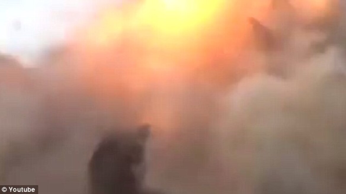 Βίντεο-σοκ: Όλμος εξαϋλώνει Ισλαμιστή on camera