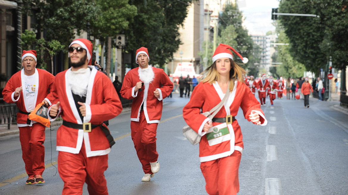 «Athens Santa Run»: Πλημμύρισαν Αϊ Βασίληδες οι δρόμοι της Αθήνας 