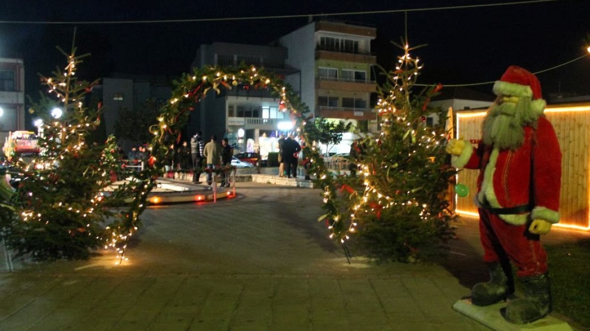 Σε χριστουγεννιάτικο κλίμα οι πόλεις της Ηπείρου 