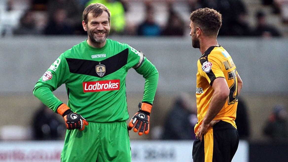 Βίντεο: Δείτε την απίστευτη γκάφα του Ρόι Κάρολ