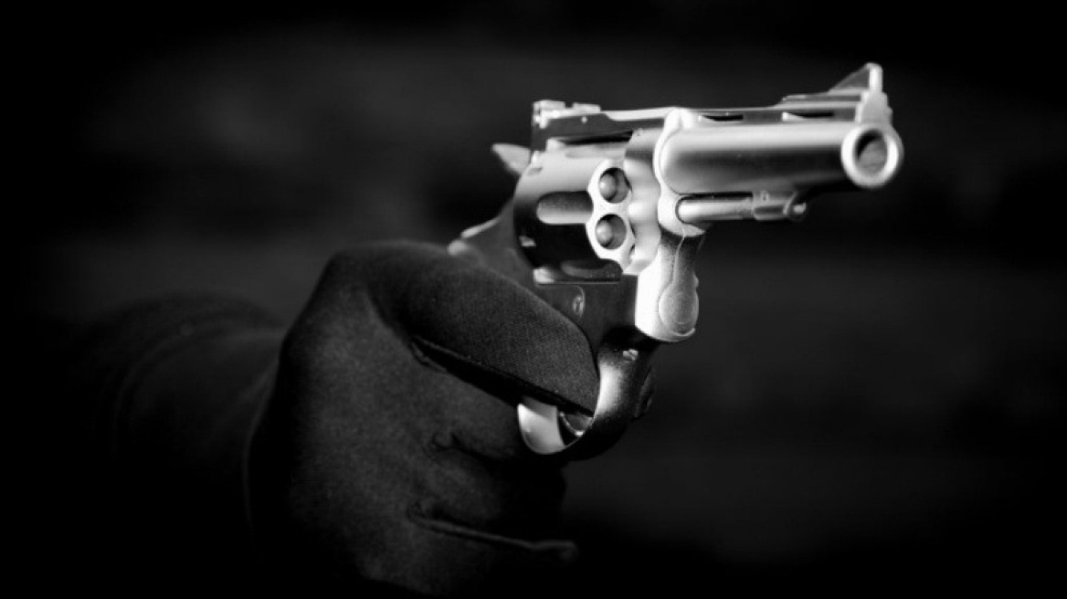 Αποτυχημένη ληστεία με ψεύτικο όπλο στην Άρτα