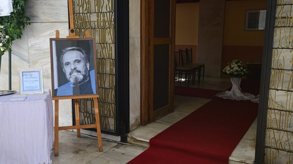 Cop's Greek-styled serving of justice gets €150,000 rap (vid)