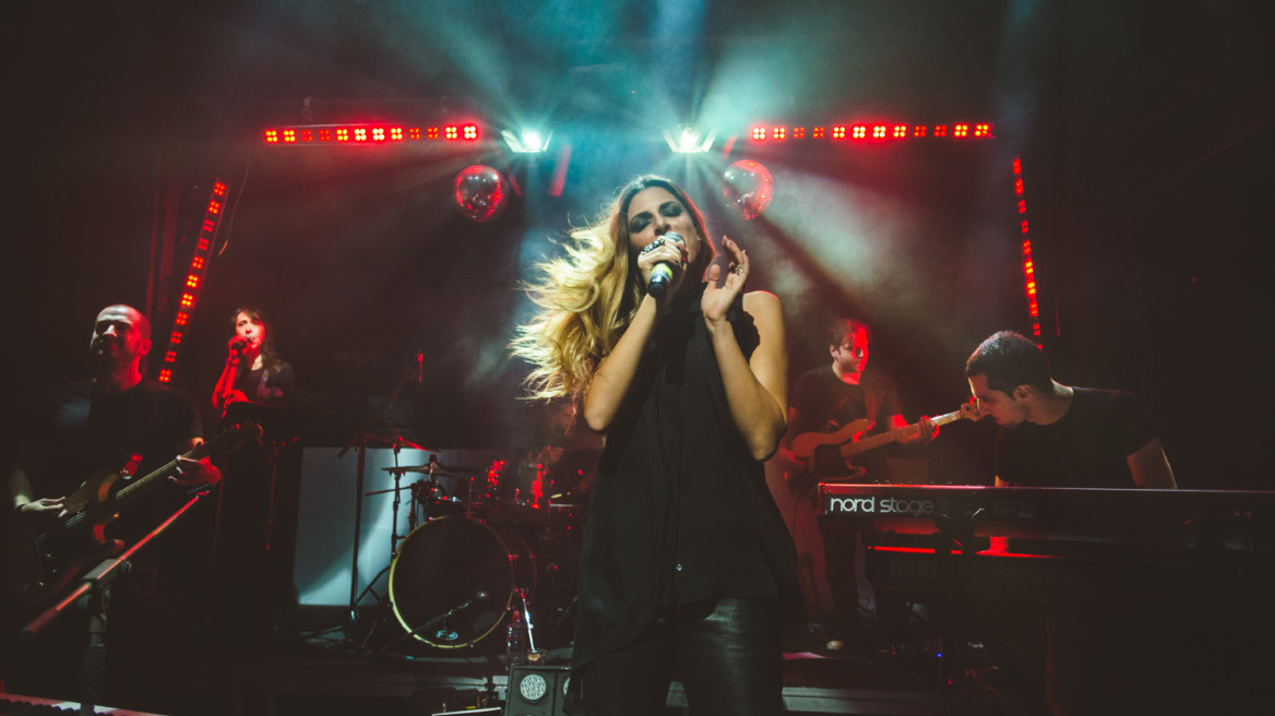 Angelika Dusk Live στο KOOKOO