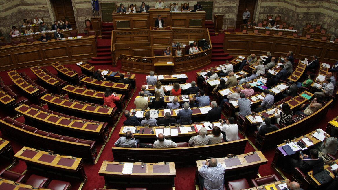 «Αριστερός» προϋπολογισμός με φόρους και περικοπές συντάξεων