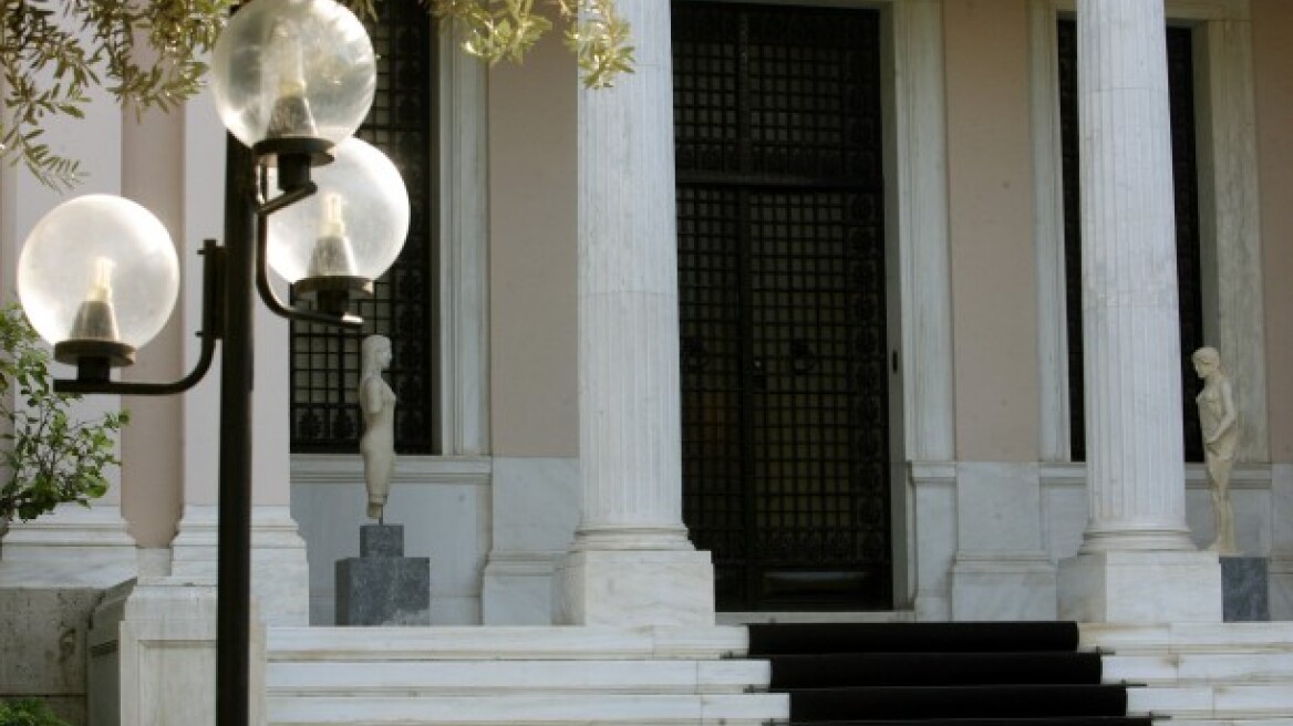 Στη μετάθεση του ασφαλιστικού για τον Ιανουάριο ελπίζει η κυβέρνηση