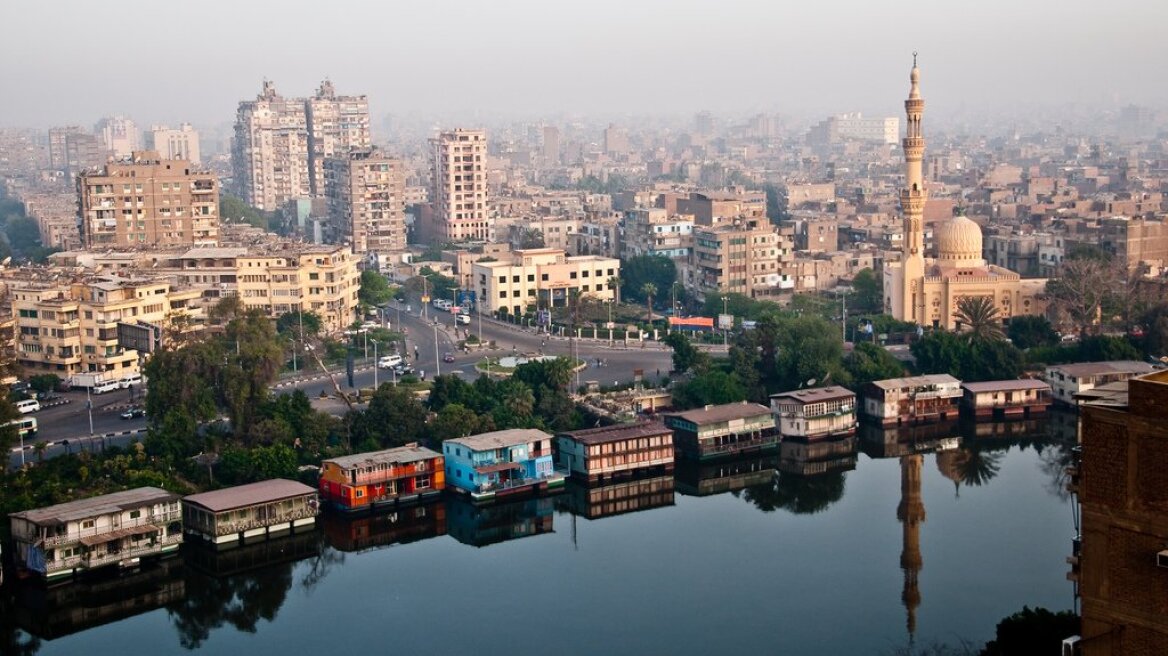 Cairo restaurant bombing kills 18 in Egypt