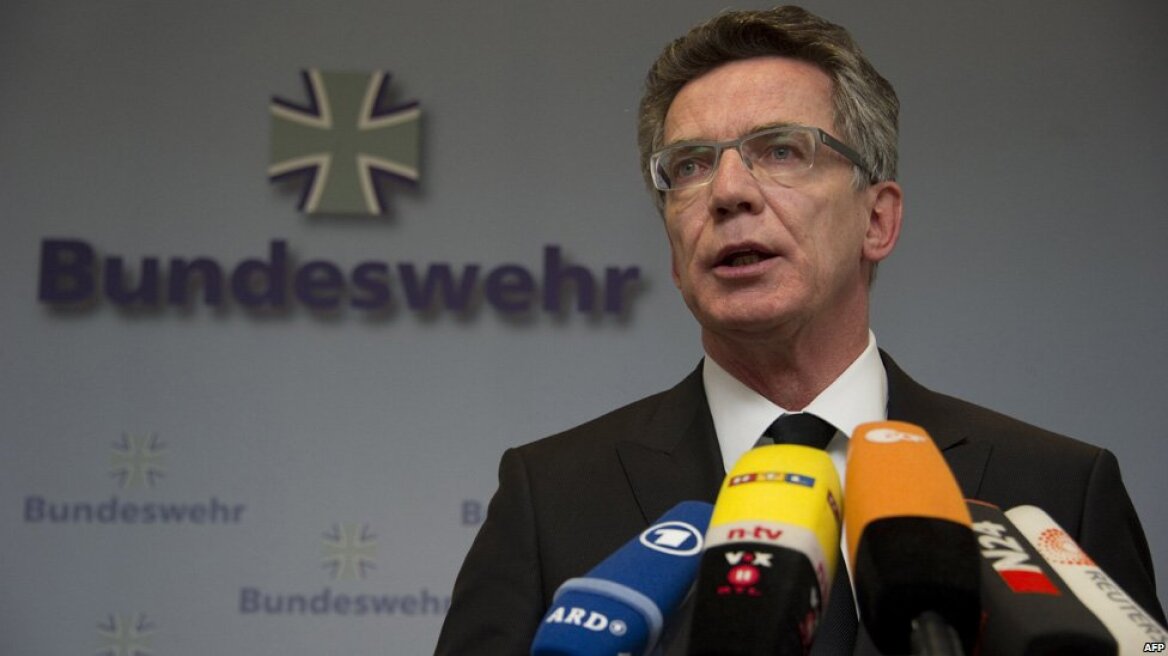 Πιο ενεργό ρόλο της Frontex στα σύνορα της ΕΕ θέλει ο Ντε Μεζιέρ