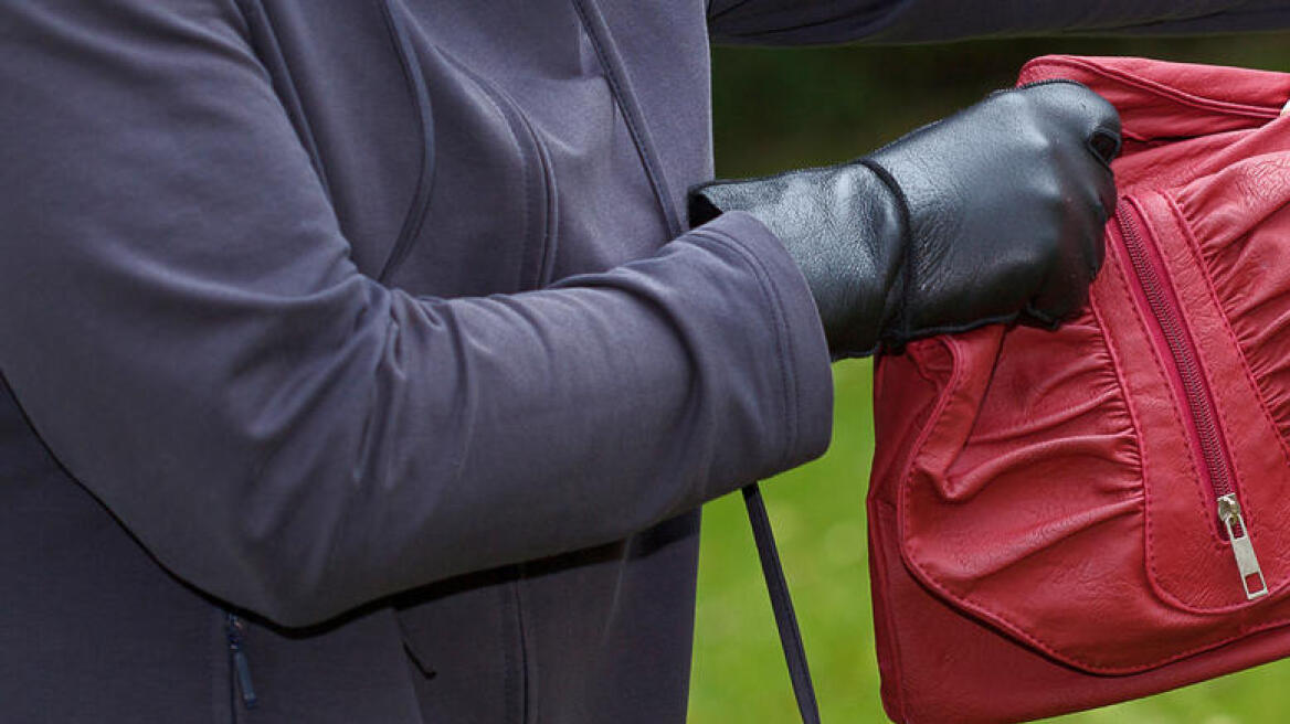 Κρήτη: «Επαγγελματίας» τσαντάκιας συνελήφθη στο Ηράκλειο