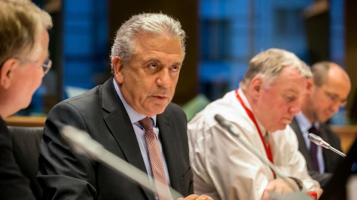 Αβραμόπουλος: Αν η Τουρκία δεν διαχειριστεί τις προσφυγικές ροές, δεν θα μπορέσει καμία χώρα να το κάνει