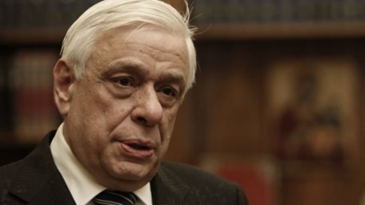 Βίντεο: «Μπλόκο» φοιτητών στον Παυλόπουλο 