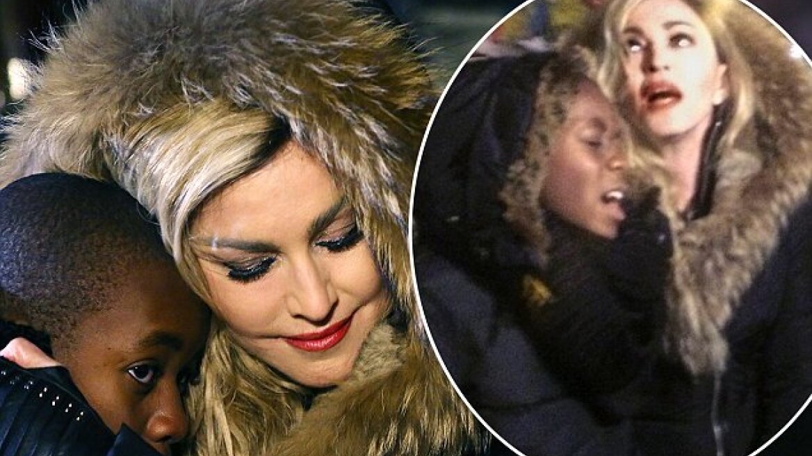 Madonna performs at the Place de la Republique (vid)