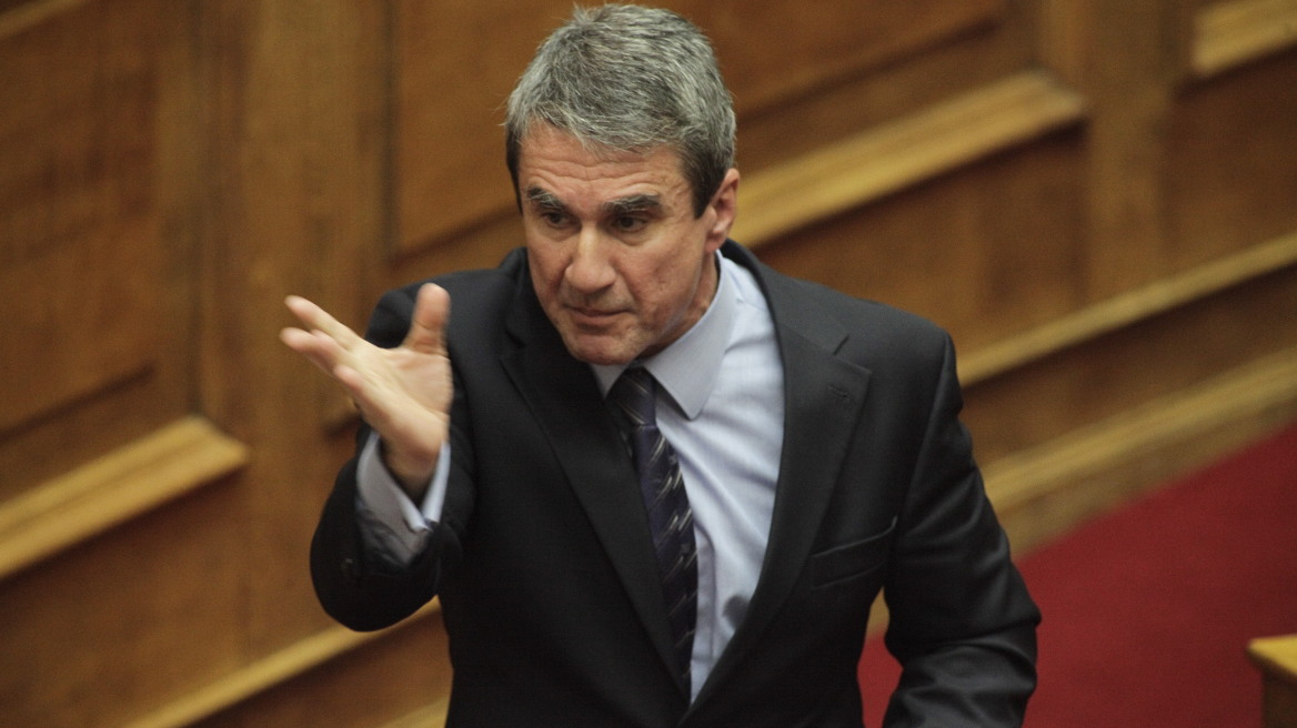Λοβέρδος σε Μουζάλα: «Αφήνετε τους μετανάστες να αλληλοσκοτώνονται»